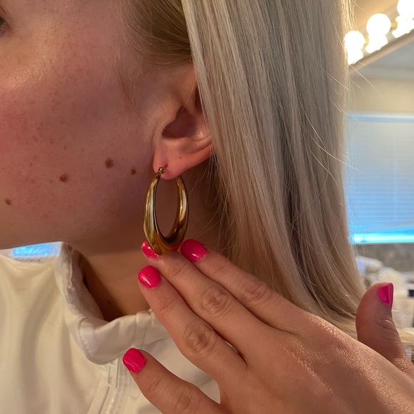 Ellie Vail Hypoallergenic Gold Hoops - Picture 6 of 6